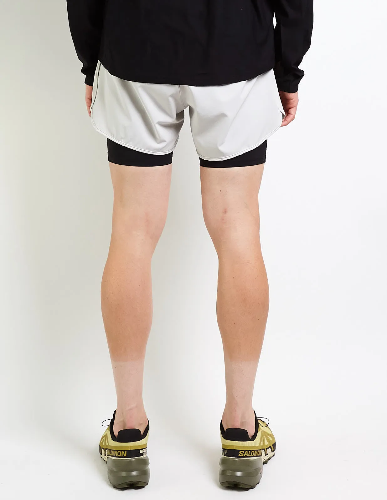 Aaron Trail Shorts in Fog