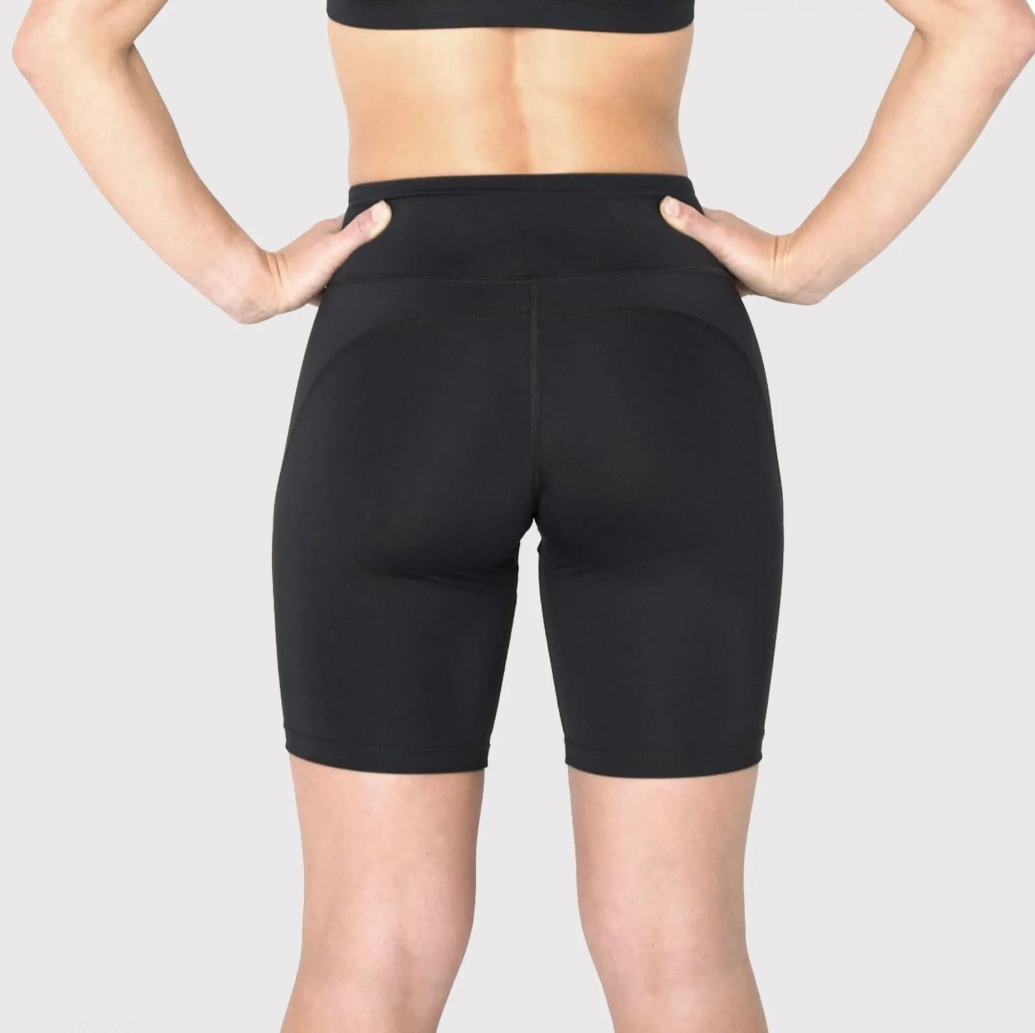 ACTIVE MID RISE WOMEN'S COMPRESSION SHORT