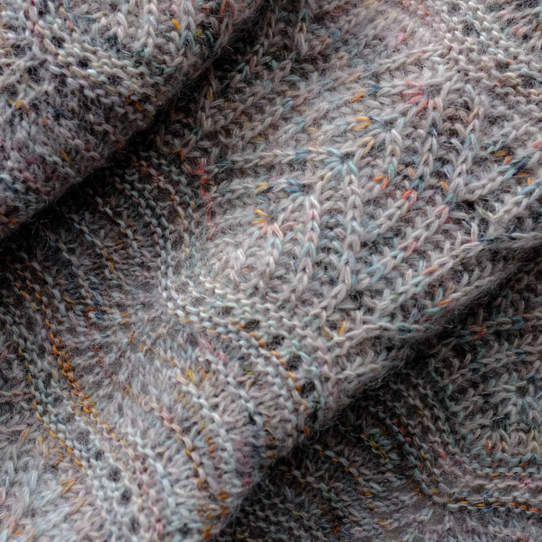 AVFKW x La Bien Aimée x Nadia Crétin-Léchenne - Wind of Change Shawl Bundle