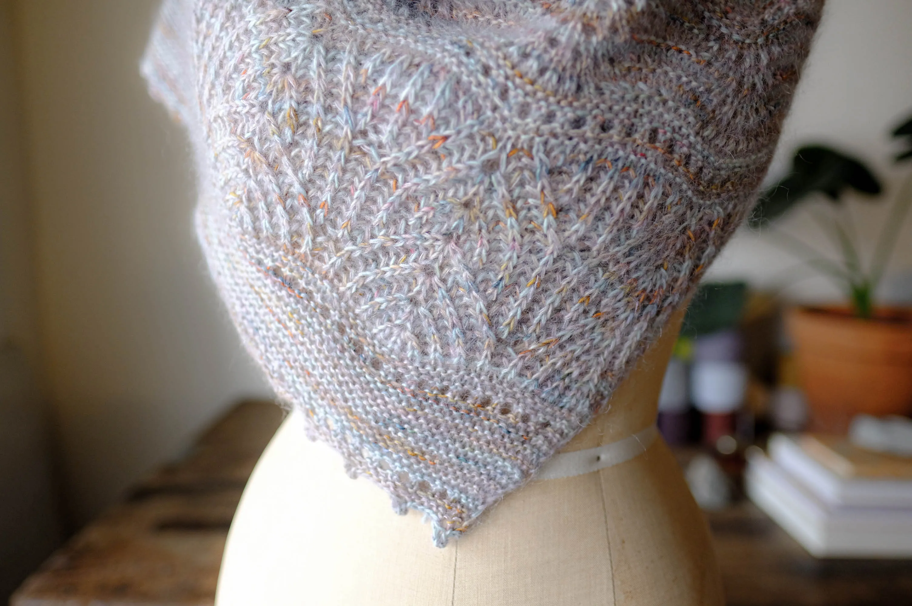 AVFKW x La Bien Aimée x Nadia Crétin-Léchenne - Wind of Change Shawl Bundle