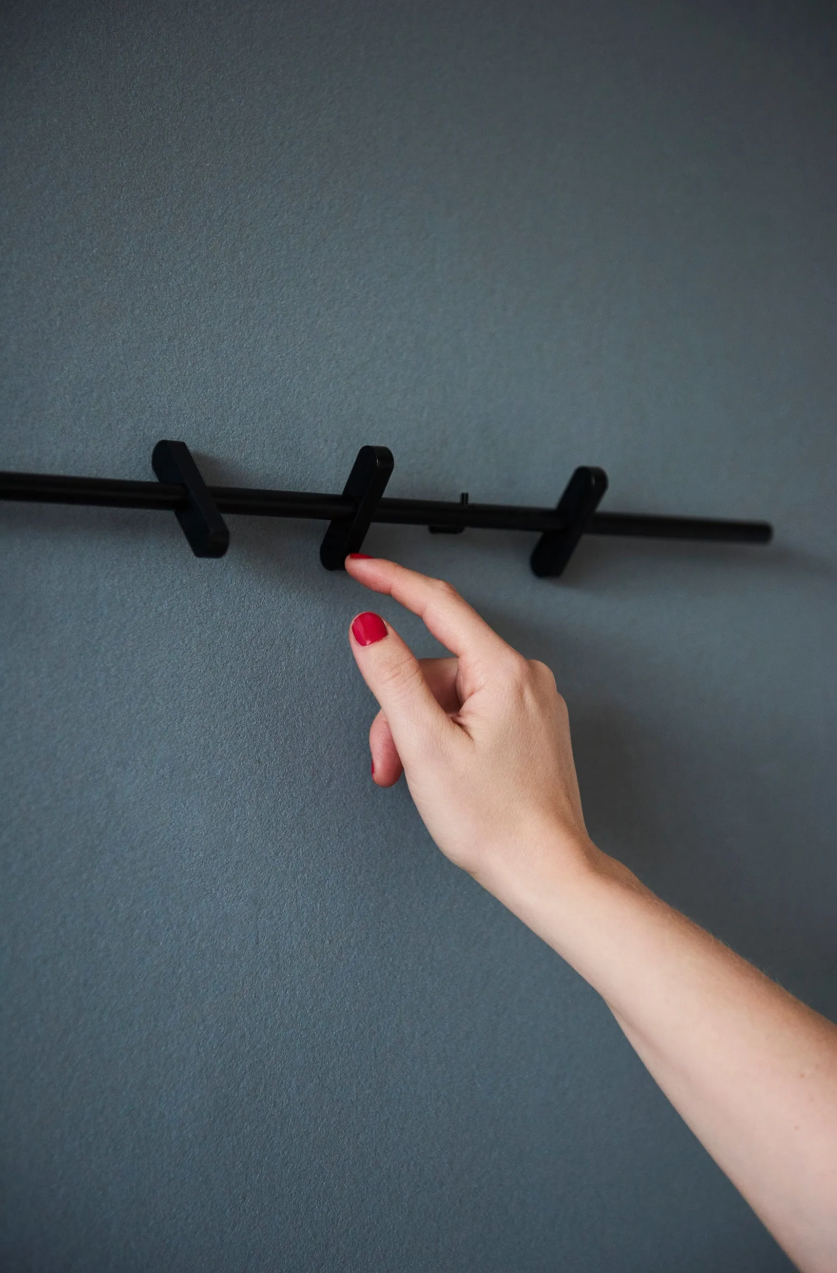 Coat Rack With 4 Movable Pegs | Black | by Moebe