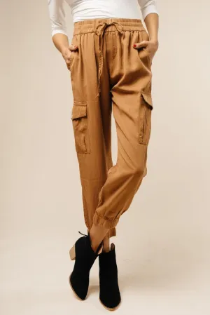 Downtown Cargo Joggers in Camel