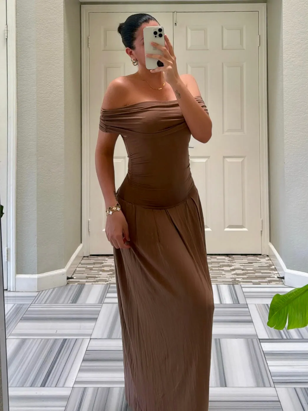 Jackie Off The Shoulder Dress (Brown)