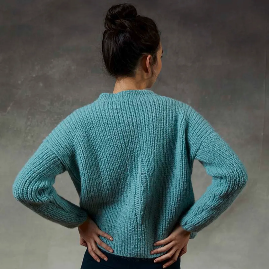 Ribbed Pullover Knitting Kit | Lang Yarns Malou Light & Knitting Pattern (990-195)