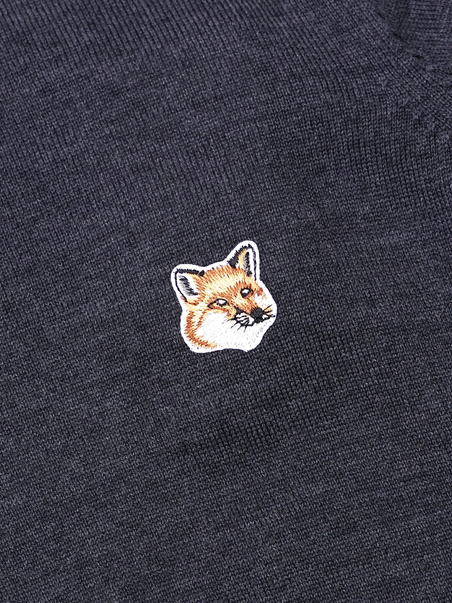 W_MERINOS R-NECK PULLOVER FOX HEAD PATCH_ANTHR MEL