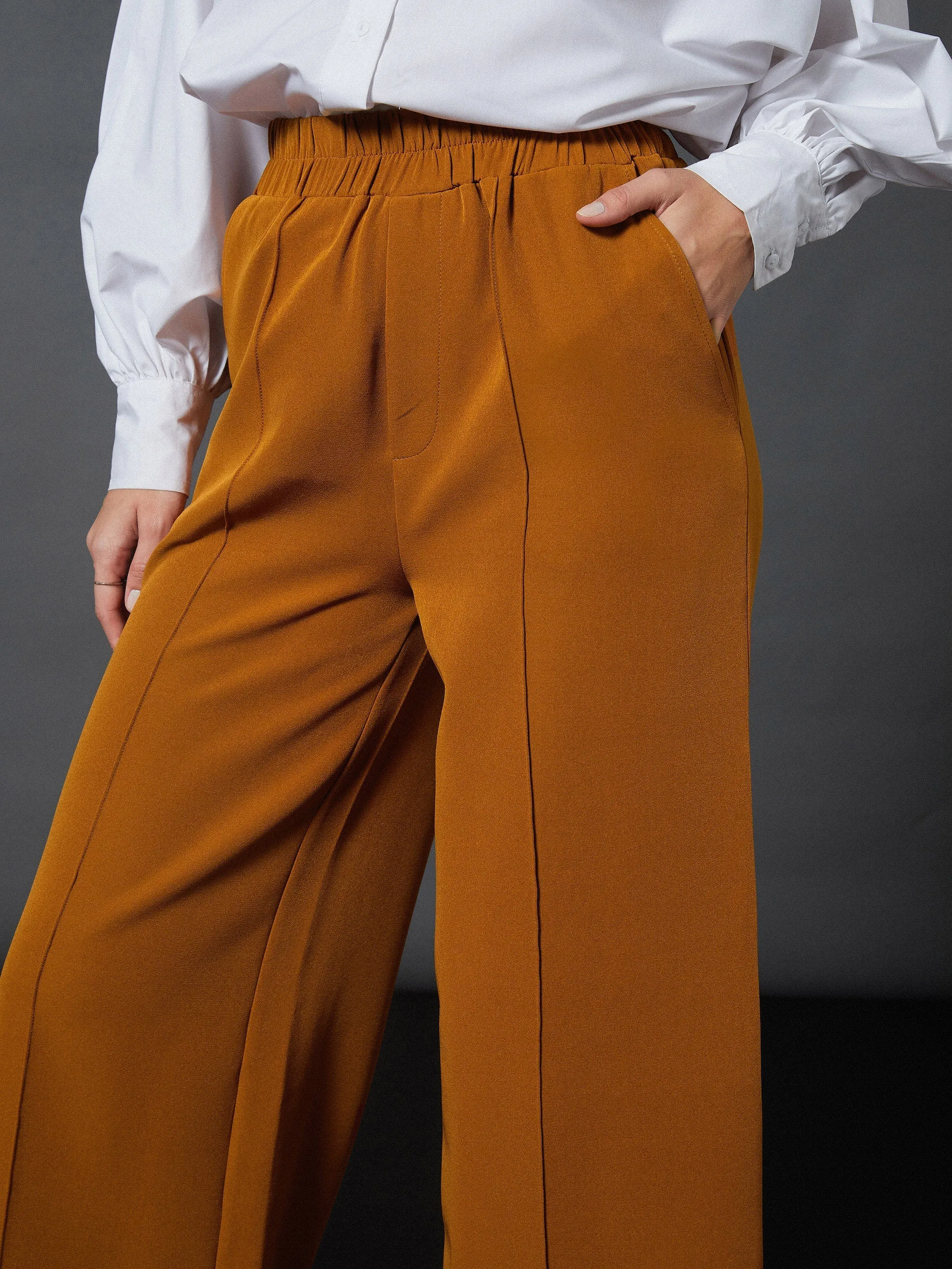 Women Mustard Sleeveless Blazer With Darted Palazzo Pants